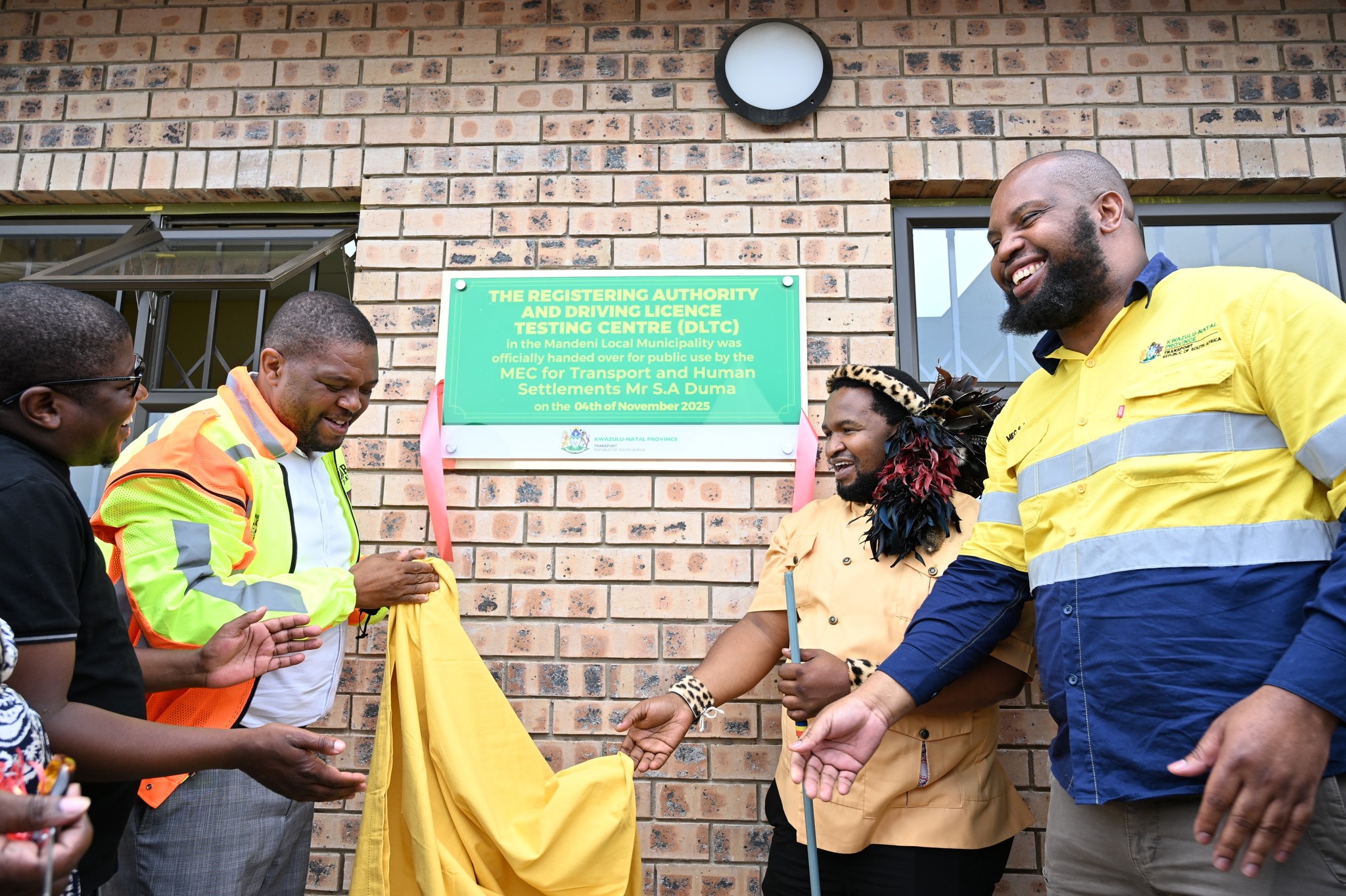 INGQOPHAMLANDO KUVULWA ISIKHUNGO SEZINCWADI ZOKUSHAYELA EMANDENI